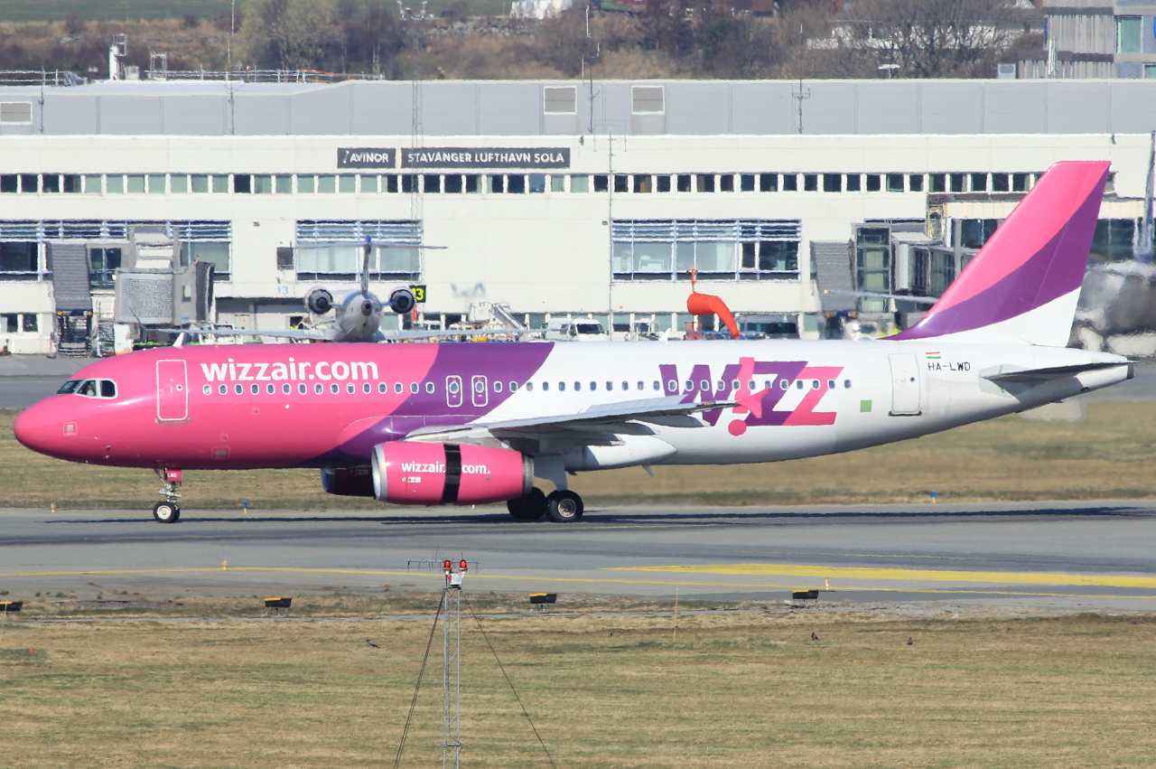 HA-LWD (4351) 2010 Airbus A320-232