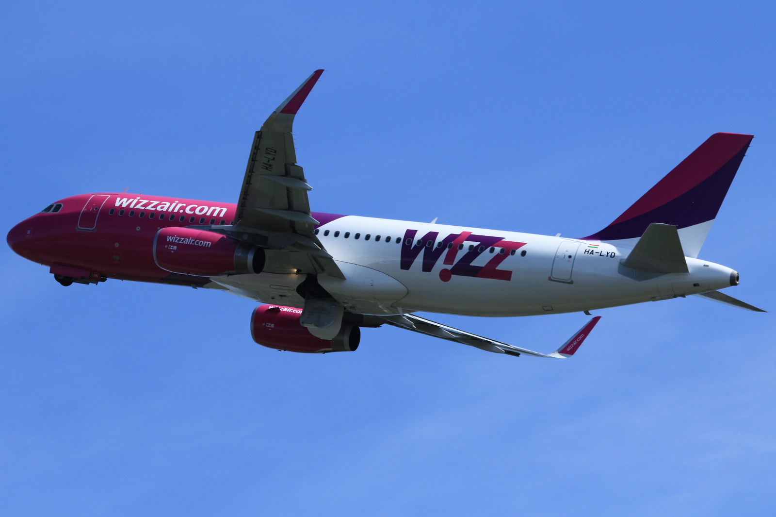 HA-LYD · Airbus A320-232(WL) · (SVG / ENZV)