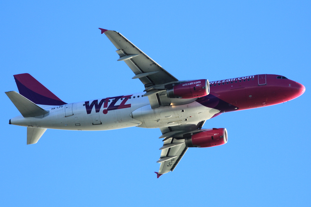 HA-LPQ · Airbus A320-232 · (FCO / LIRF)