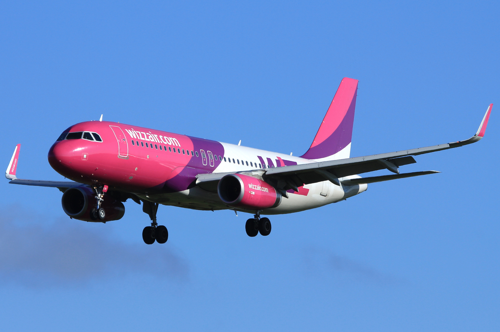 HA-LYD · Airbus A320-232(WL) · (SVG / ENZV)