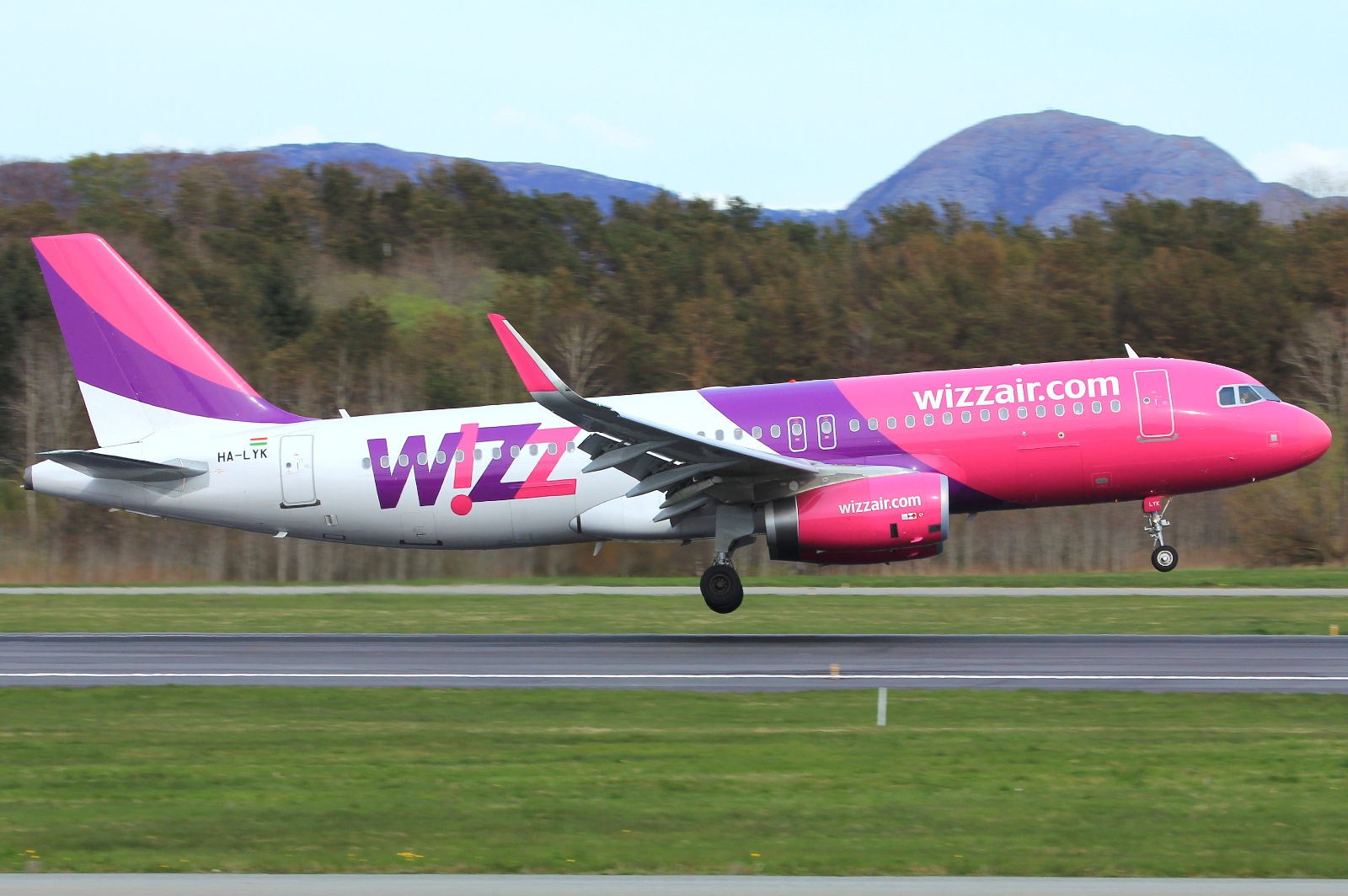HA-LYK · Airbus A320-232(WL) · (SVG / ENZV)