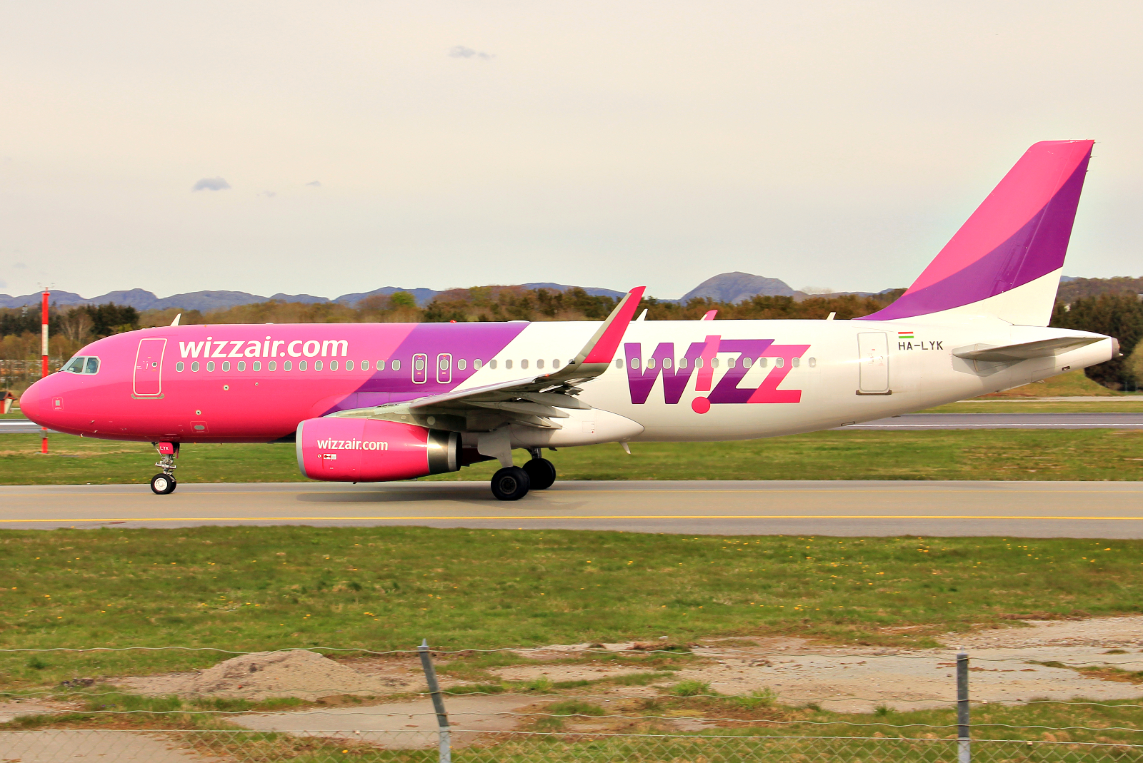 HA-LYK · Airbus A320-232(WL) · (SVG / ENZV)