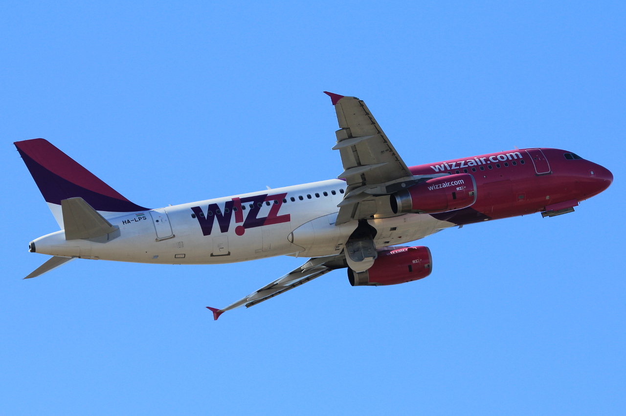 HA-LPS · Airbus A320-232 · (SVG / ENZV)