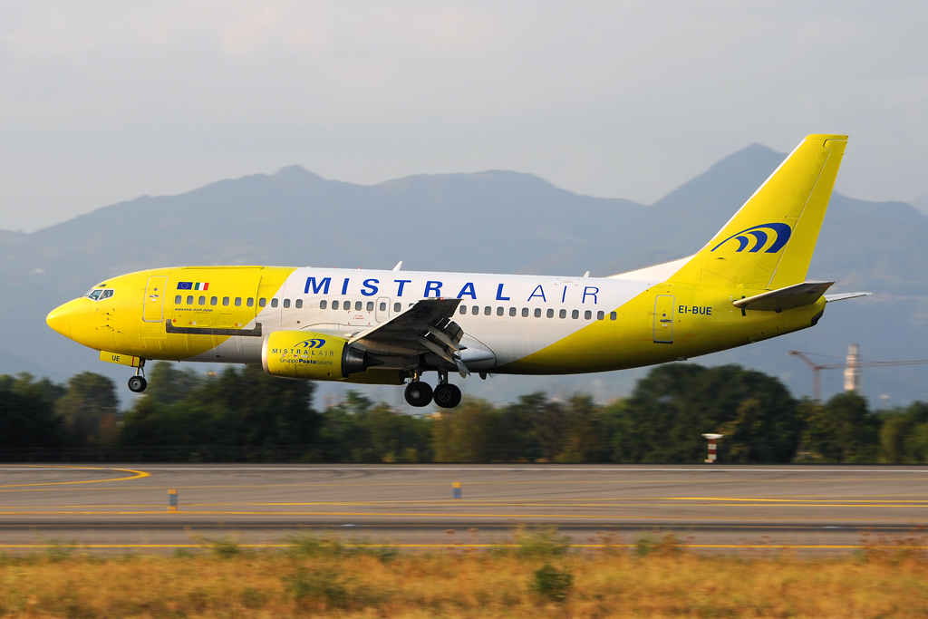 EI-BUE · Boeing 737-348 · (BGY / LIME)