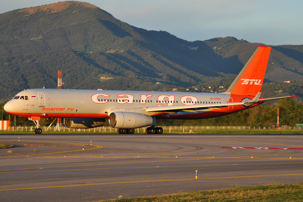 RA-64021 (1450743164021) 1997 Tupolev Tu-204-100C