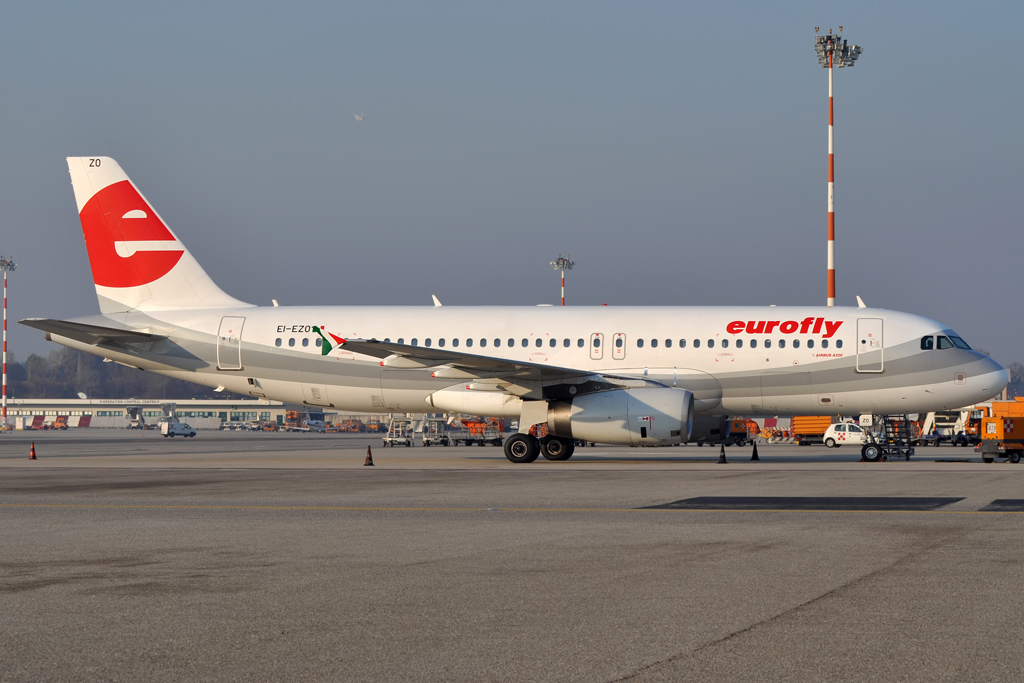 EI-EZO (1723) 2002 Airbus A320-232