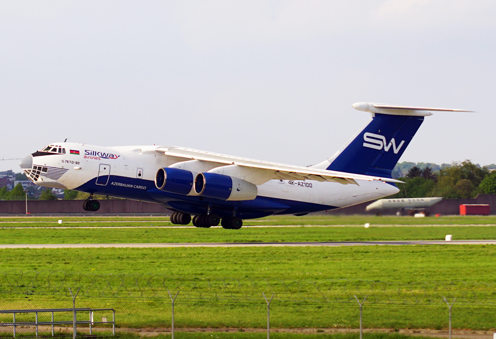 4K-AZ100 · Ilyushin Il-76TD-90VD · (STR / EDDS)