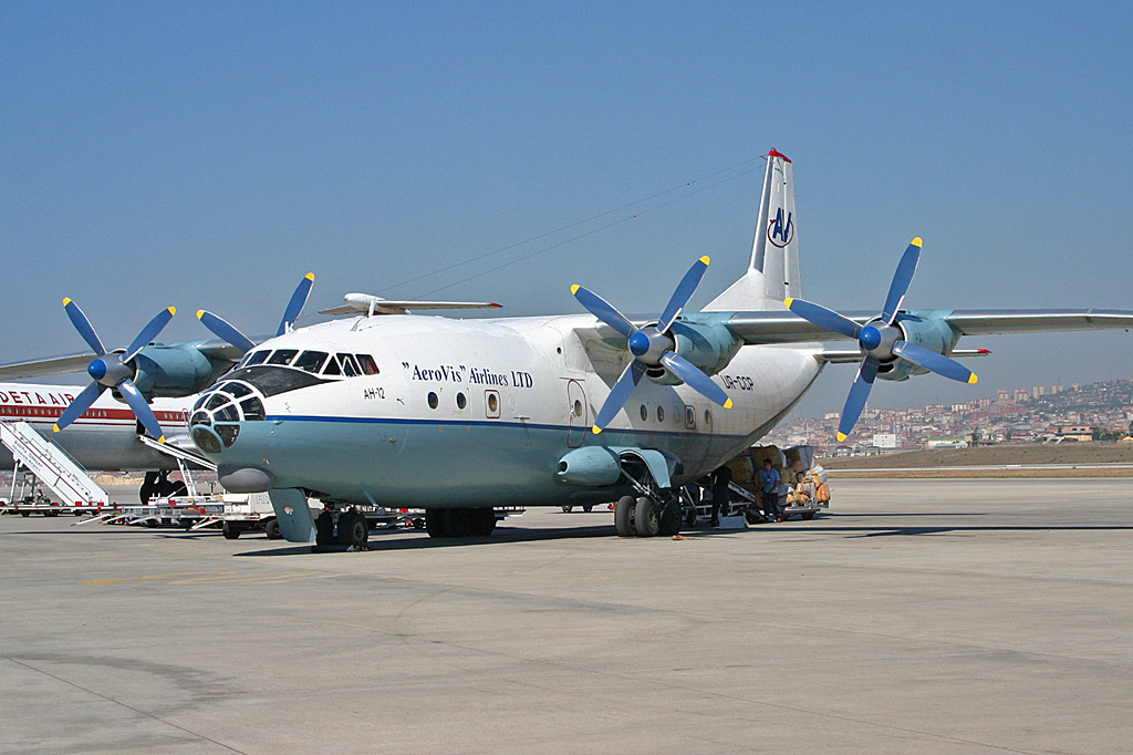 UR-CCP (2340505) Antonov An-12AP