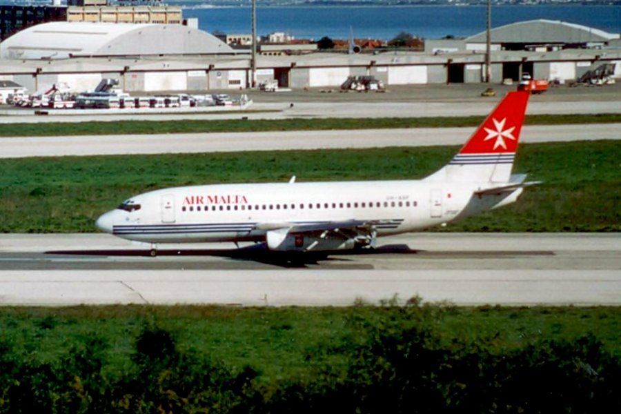9H-ABF · Boeing 737-2Y5 · (LIS / LPPT)