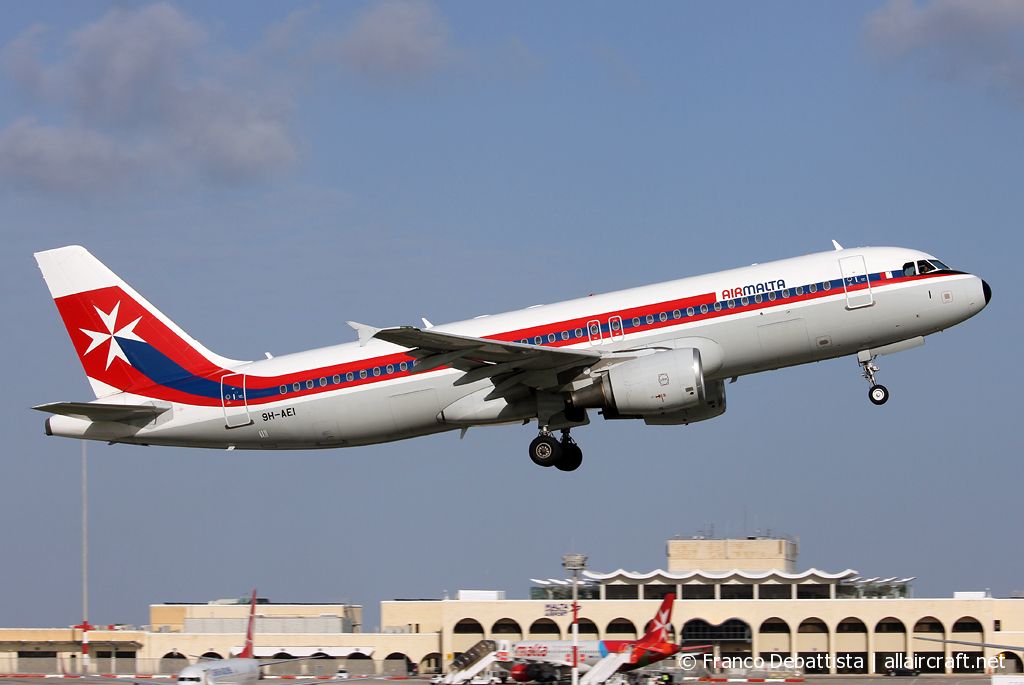 9H-AEI (2189) 2004 Airbus A320-214