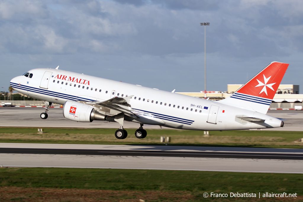 9H-AEL (2332) 2004 Airbus A319-111
