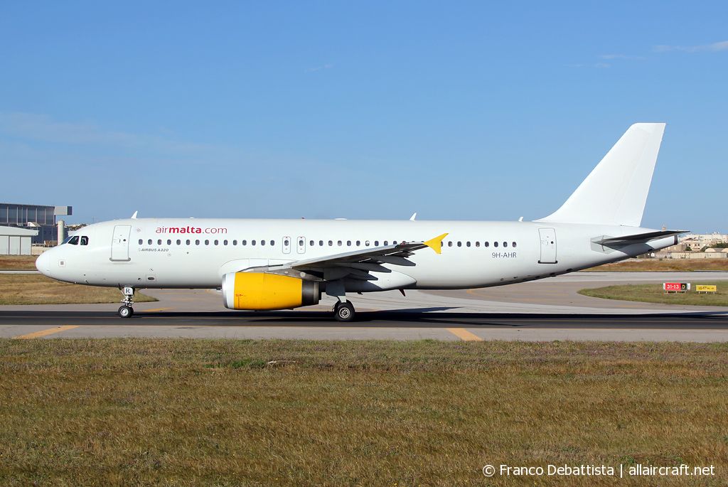 9H-AHR · Airbus A320-232 · (MLA / LMML)