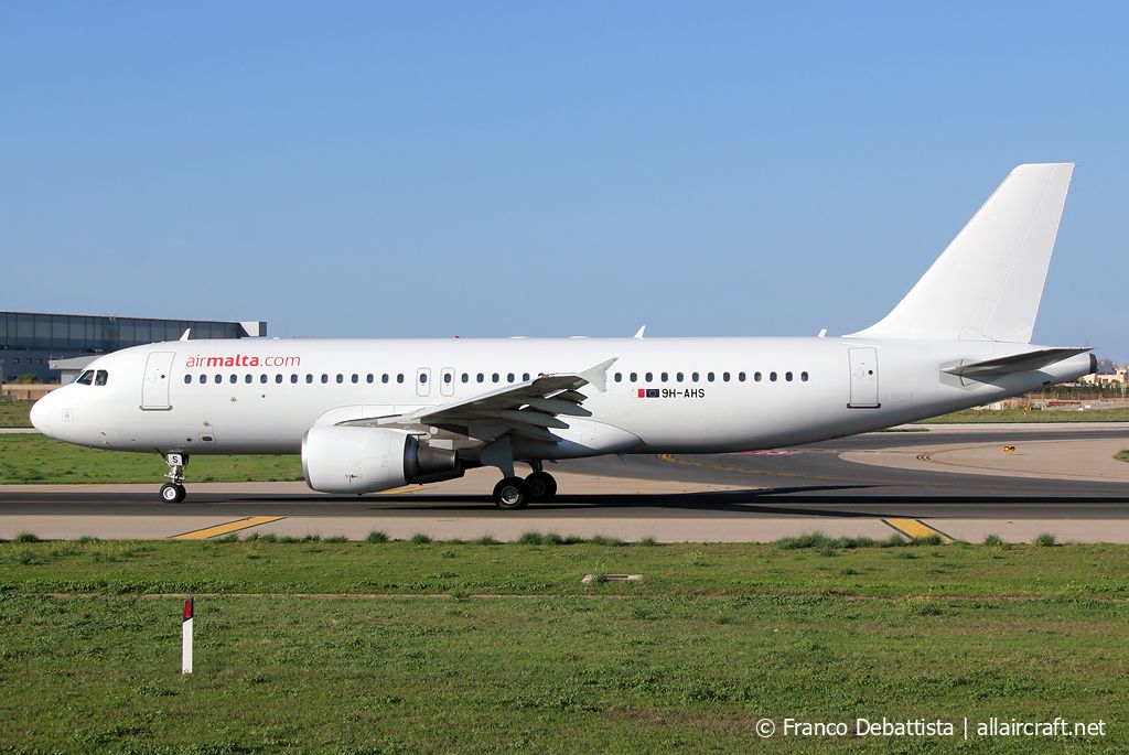 9H-AHS · Airbus A320-214 · (MLA / LMML)