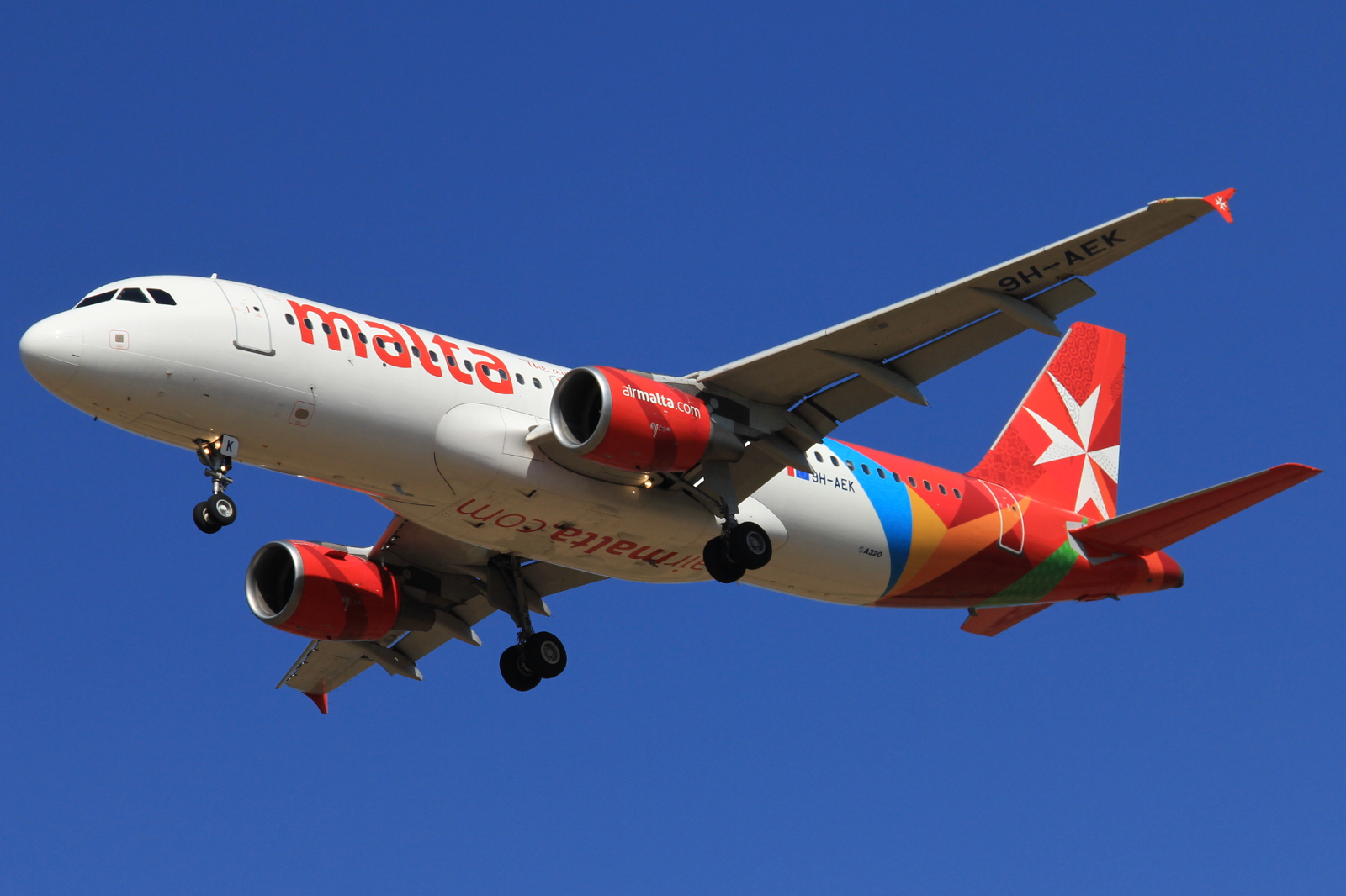 9H-AEK · Airbus A320-211 · (FCO / LIRF)