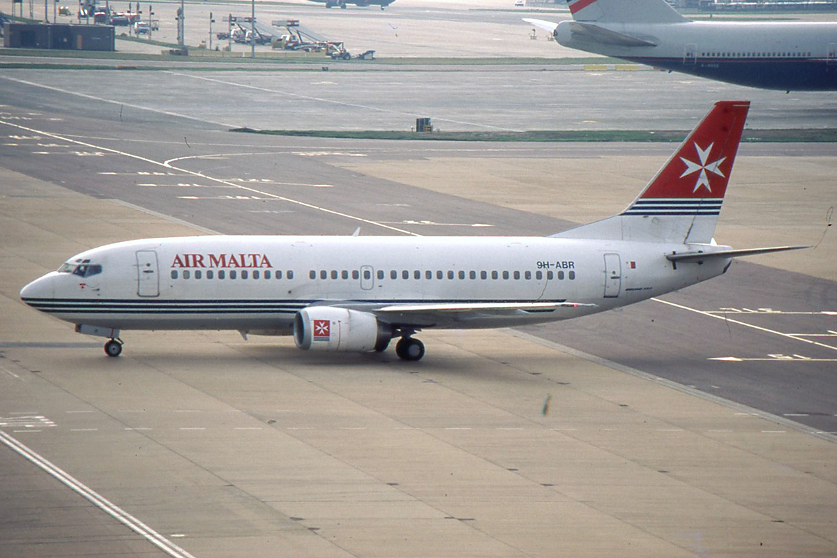 9H-ABR · Boeing 737-3Y5 · (LGW / EGKK)