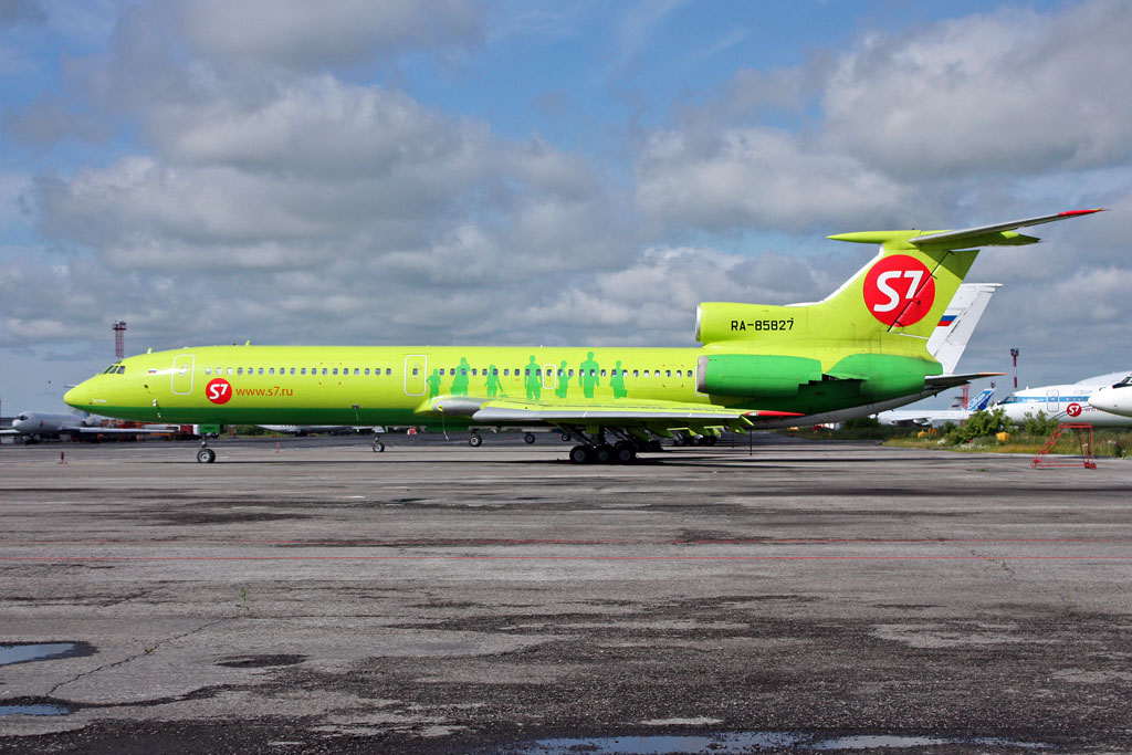 RA-85827 (cn 86A745) Tupolev Tu-154M