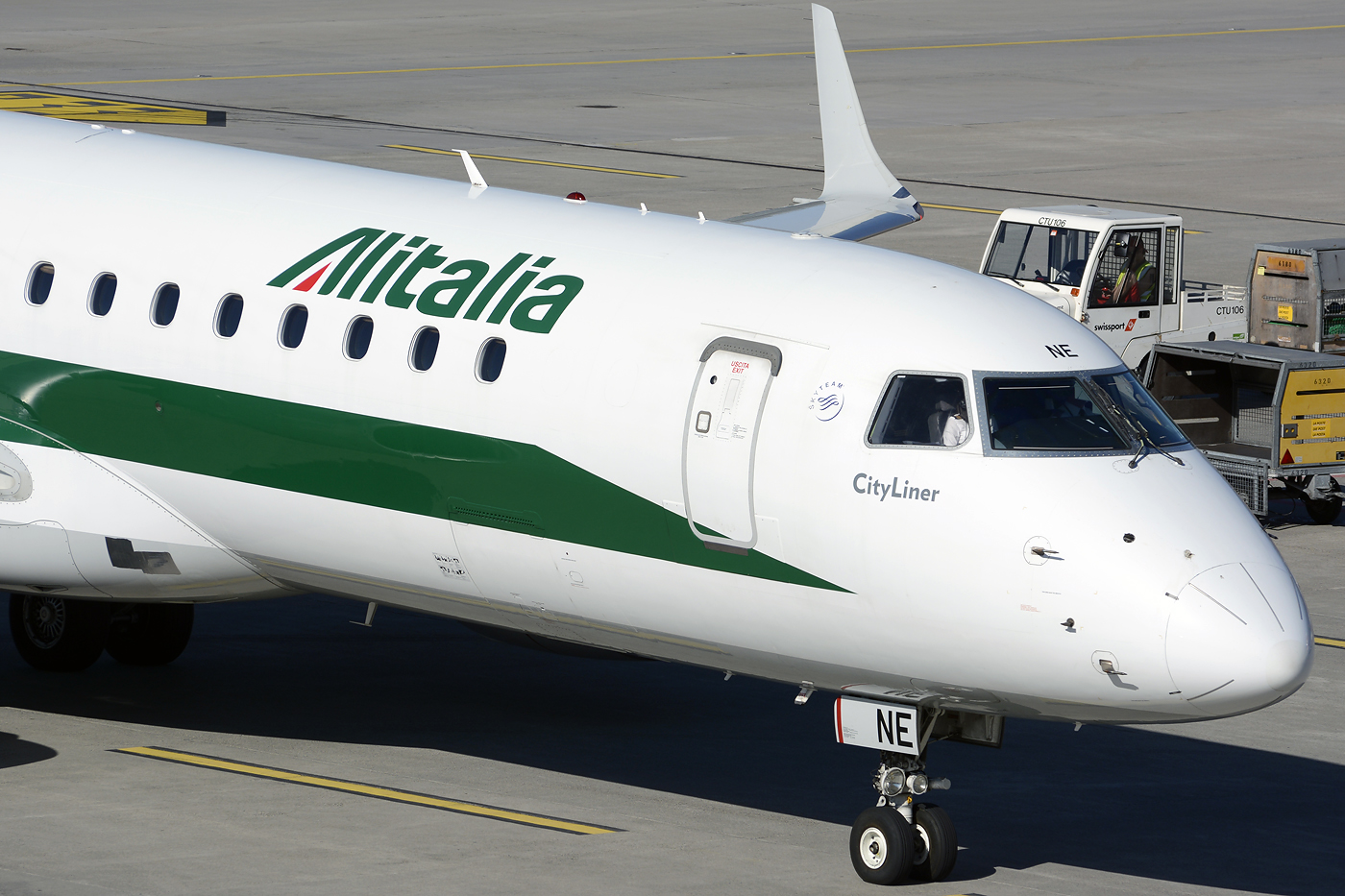 EI-RNE · Embraer 190-100STD · (ZRH / LSZH)