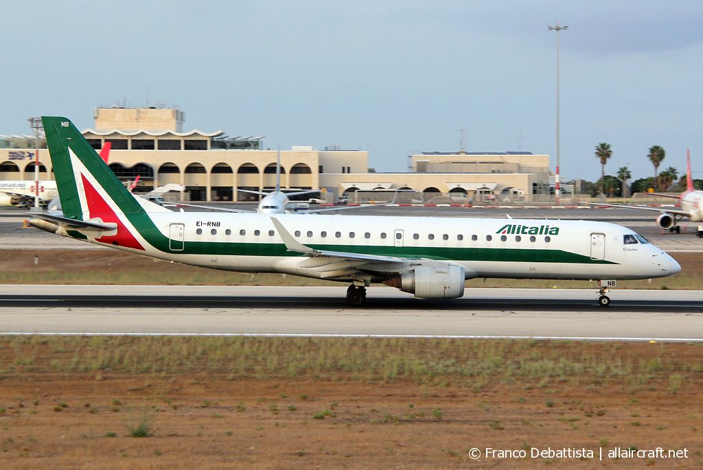 EI-RNB (19000479) 2011 Embraer 190-100LR