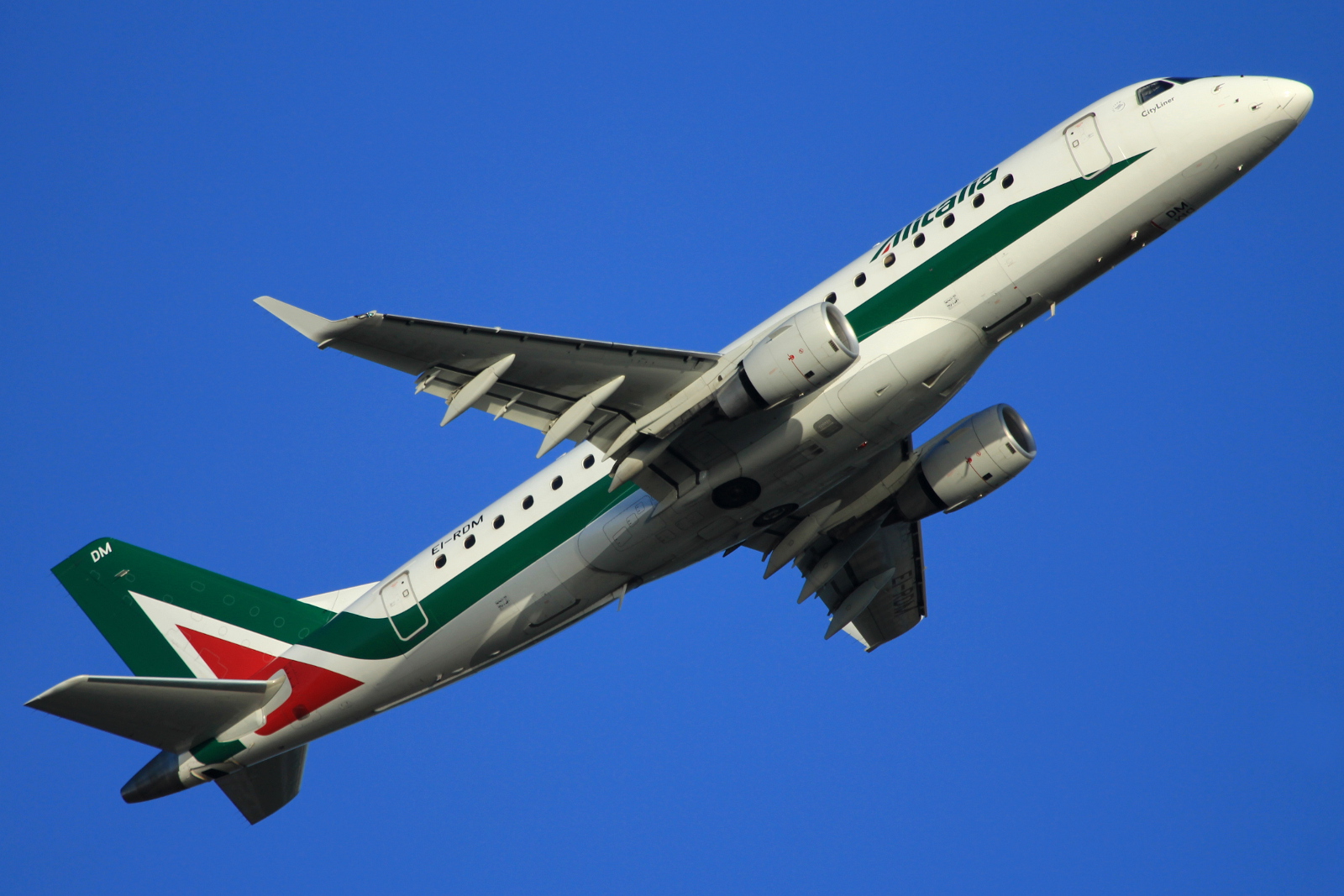 EI-RDM (cn 17000346) Embraer 170-200STD