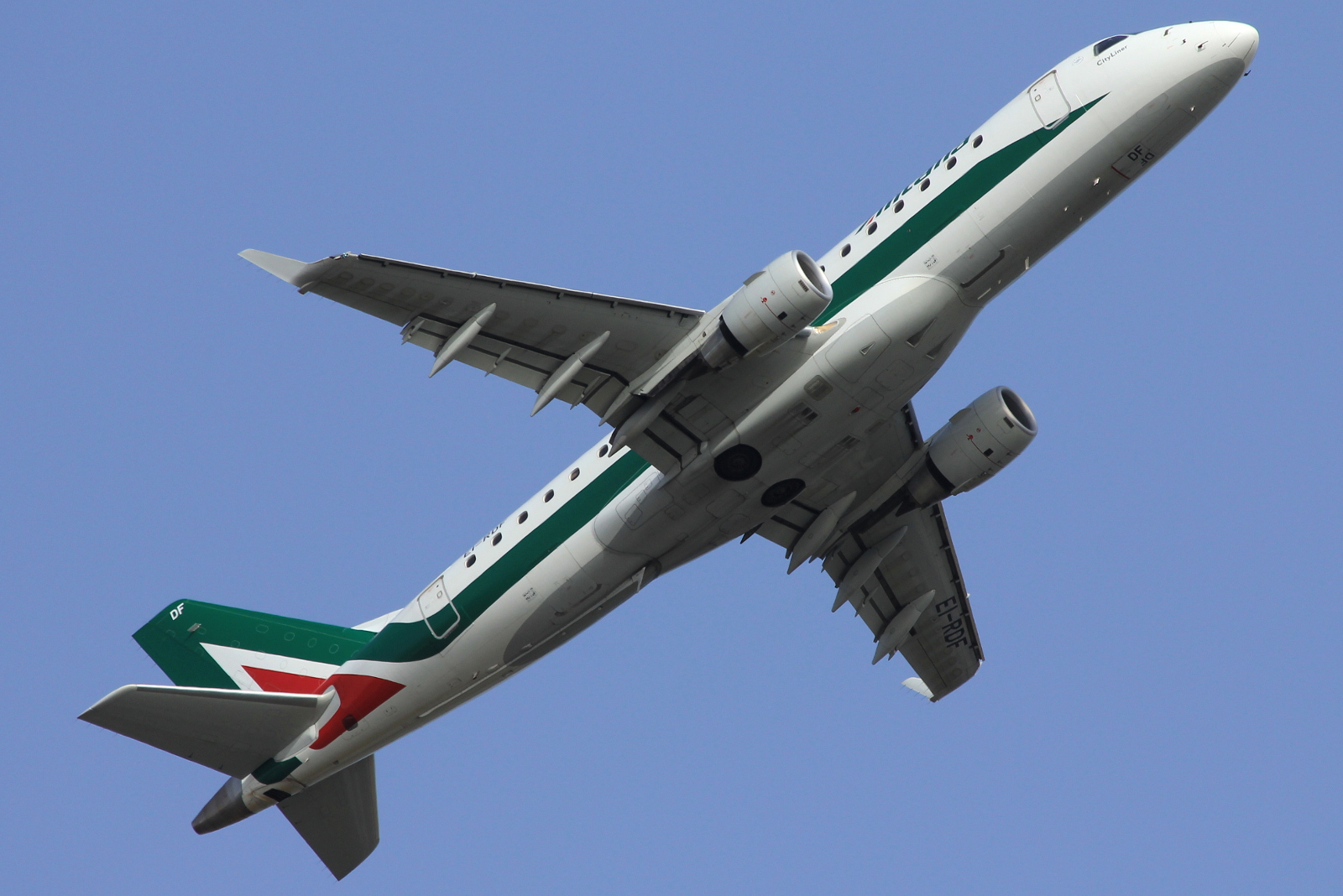 EI-RDF (cn 1700033) Embraer 170-200STD