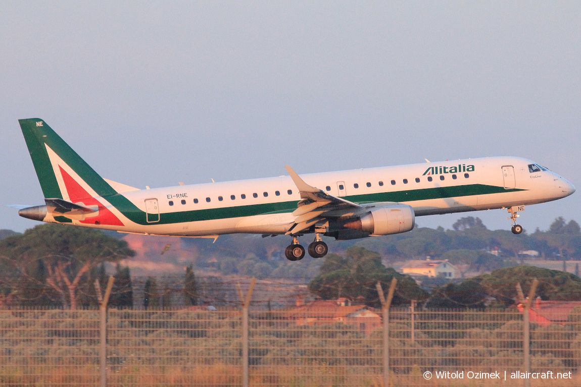 EI-RNE (cn 19000520) Embraer 190-100STD