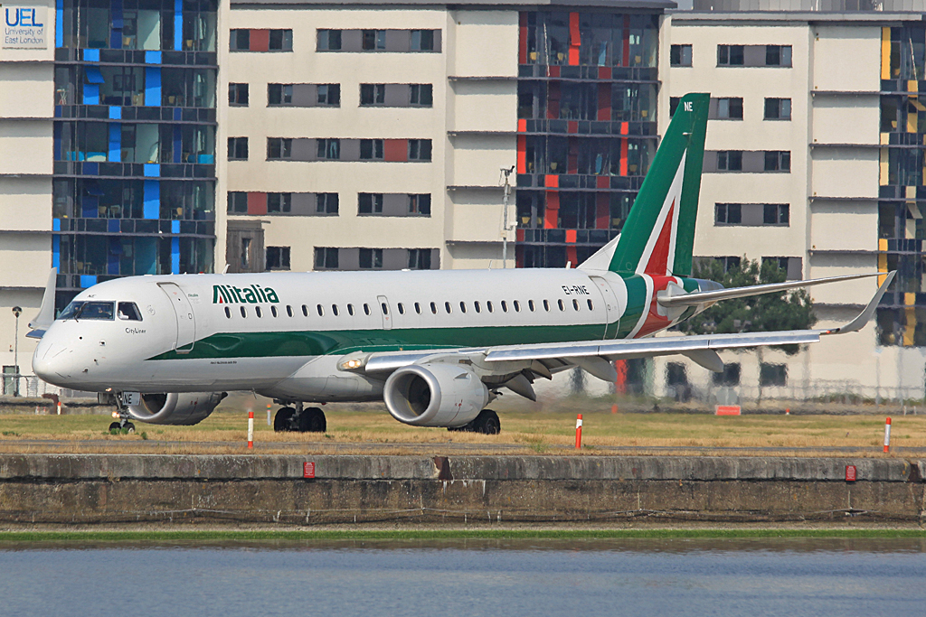 EI-RNE (cn 19000520) Embraer 190-100STD