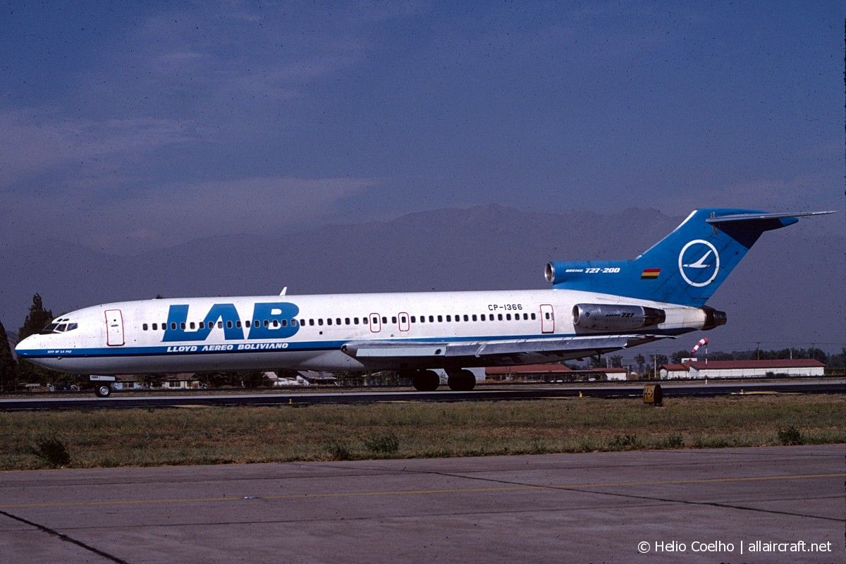 CP-1366 (21494) 1978 Boeing 727-2K3