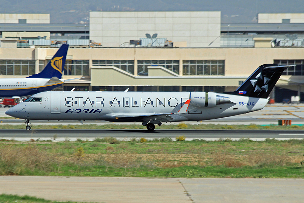 S5-AAG · Bombardier CRJ-200LR · (AGP / LEMG)