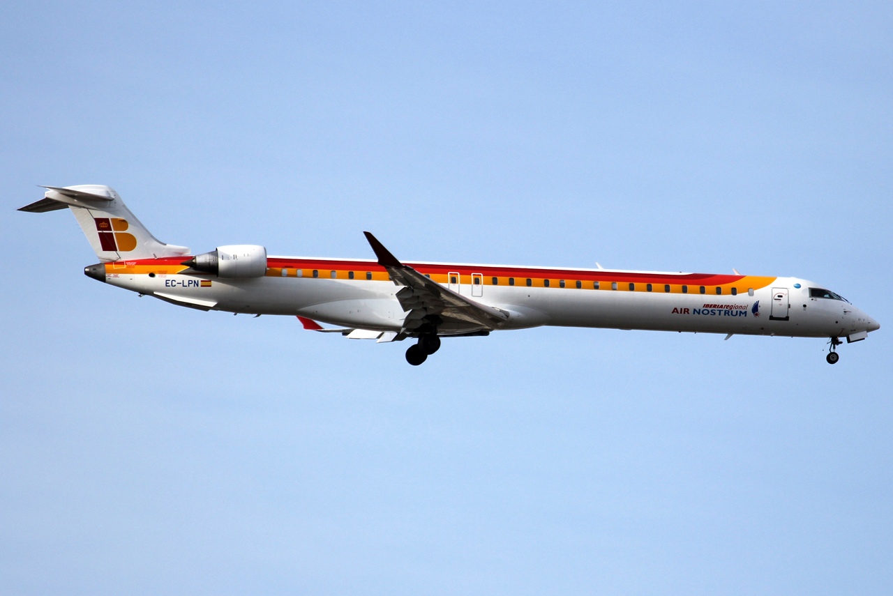 EC-LPN (cn 19022) Bombardier CRJ-1000