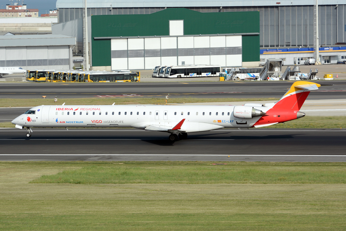 EC-LKF · Bombardier CRJ-1000 · (LIS / LPPT)