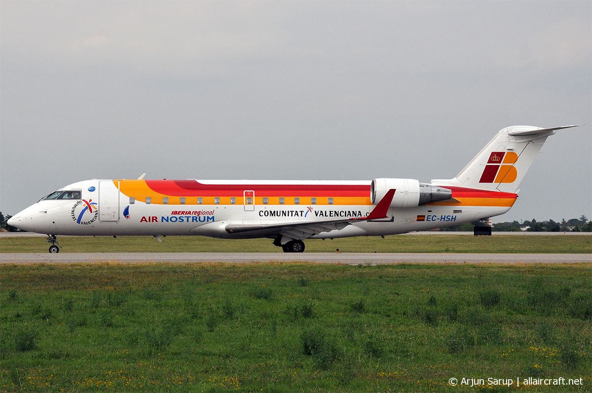 EC-HSH (7466) 2000 Bombardier CRJ200ER
