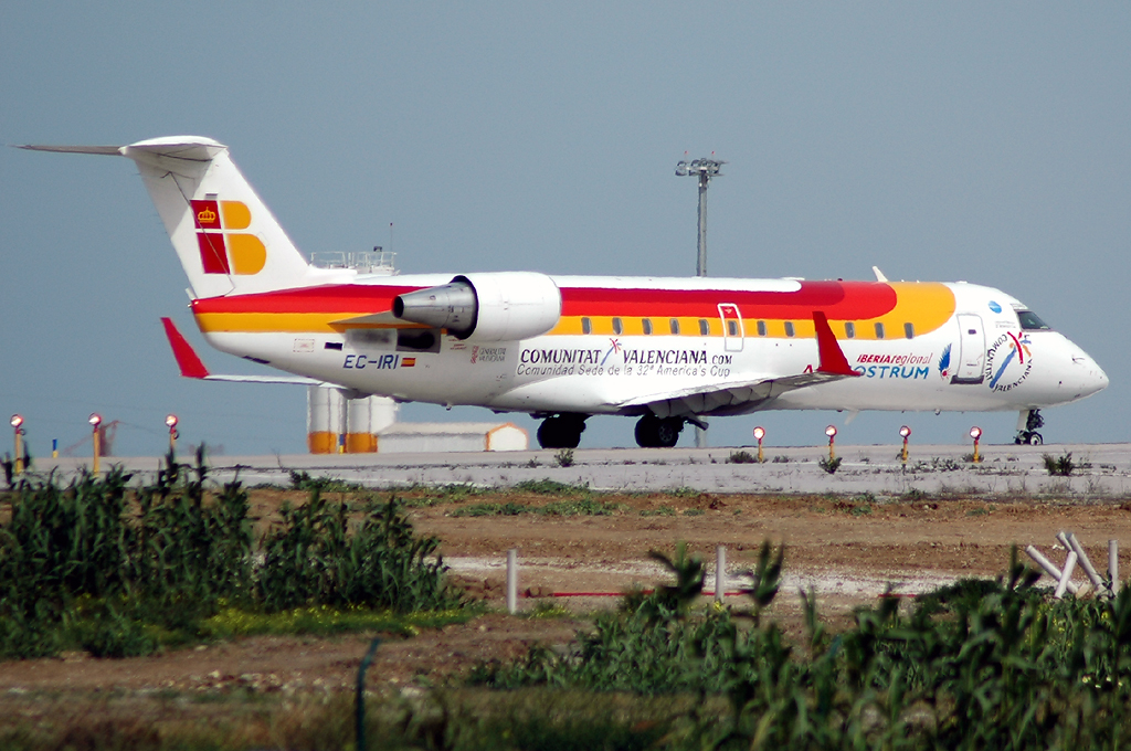 EC-IRI (7581) 2003 Bombardier CRJ200ER