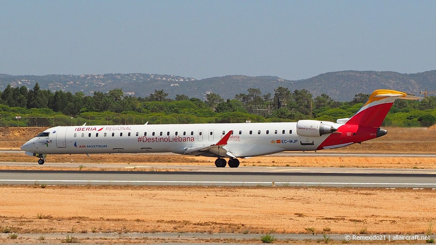 EC-MJP · Bombardier CRJ-1000 · (FAO / LPFR)