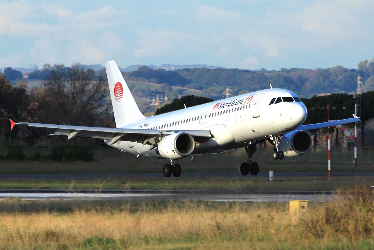 EI-EZR · Airbus A320-214 · (FCO / LIRF)