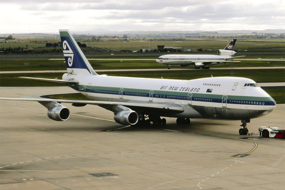 ZK-NZX (cn 22724) Boeing 747-219B