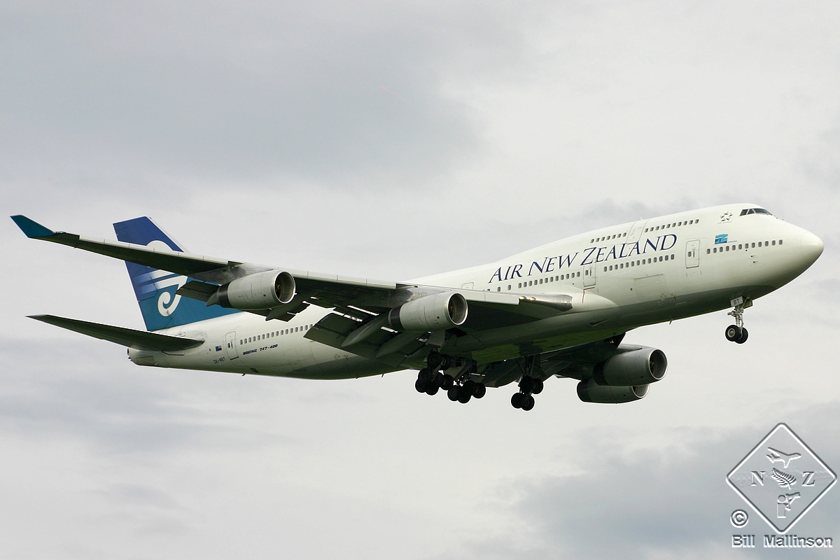 ZK-NBT (cn 24855) Boeing 747-419