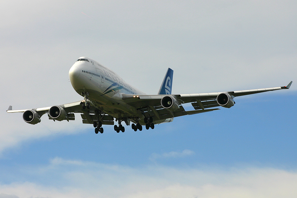 ZK-NBW, (cn 29375), Boeing 747-419