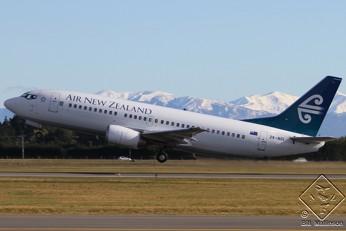 ZK-NGI (cn 25608) Boeing 737-319