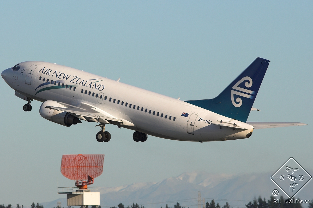 ZK-NGI (cn 25608) Boeing 737-319