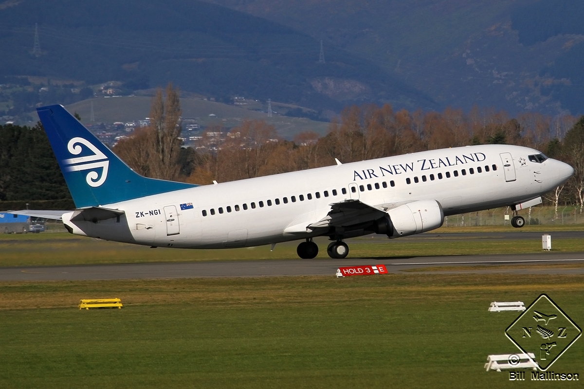 ZK-NGI · Boeing 737-319 · (CHC / NZCH)