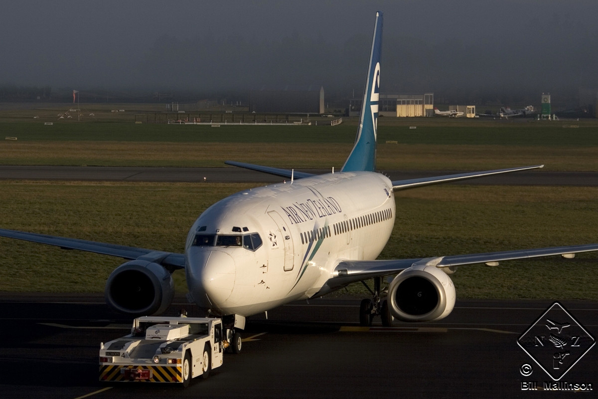 ZK-NGG · Boeing 737-319 · (CHC / NZCH)