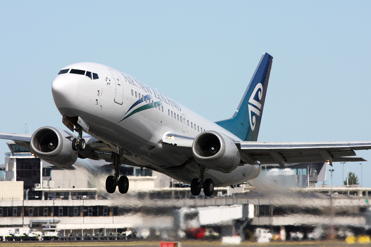 ZK-NGE (cn 28733) Boeing 737-3U3
