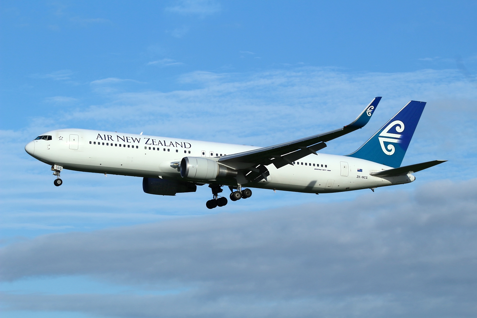 ZK-NCG · Boeing 767-319/ER · (SYD / YSSY)