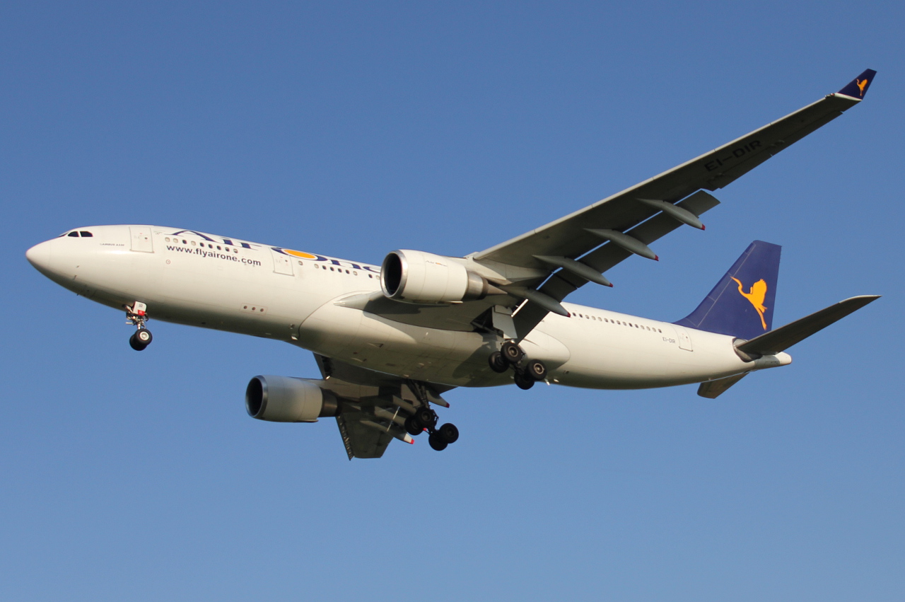 EI-DIR (272) 1999 Airbus A330-202