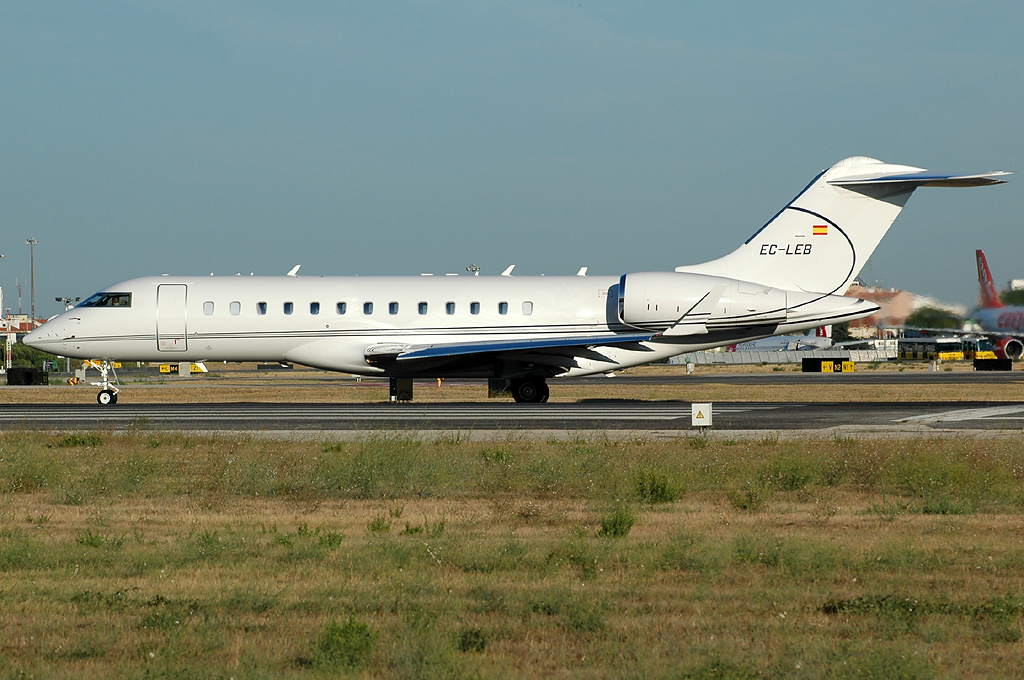 EC-LEB · Bombardier BD-700-1A10 Global Express · (LIS / LPPT)