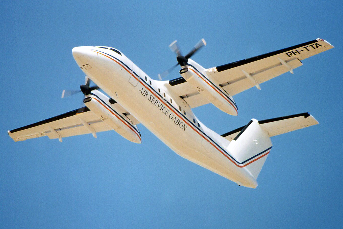 PH-TTA (237) 1990 DeHavilland Canada DHC-8-102A Dash 8