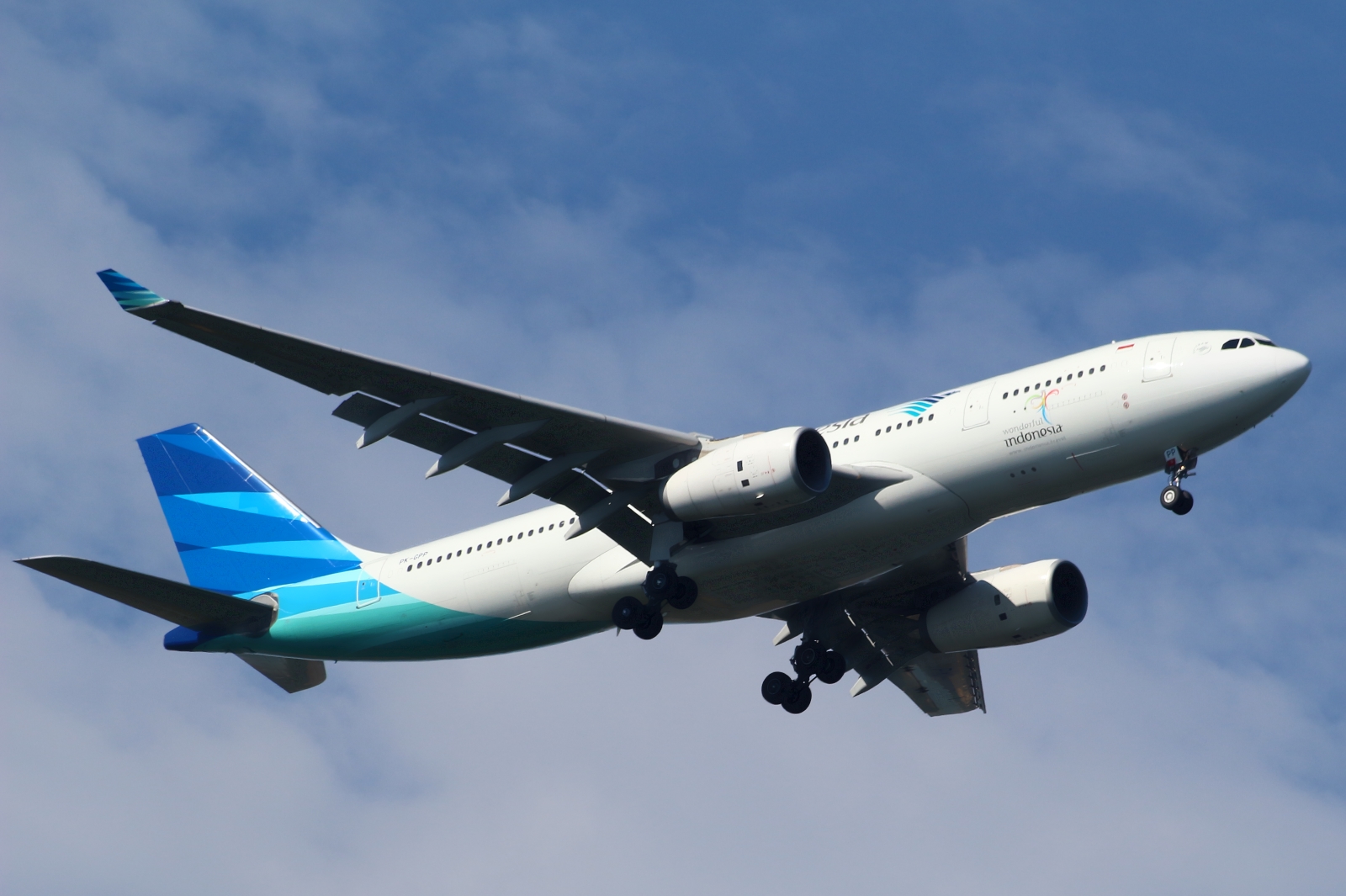 PK-GPP · Airbus A330-243 · (SYD / YSSY)