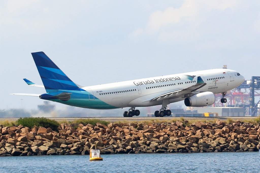 PK-GPS · Airbus A330-243 · (SYD / YSSY)