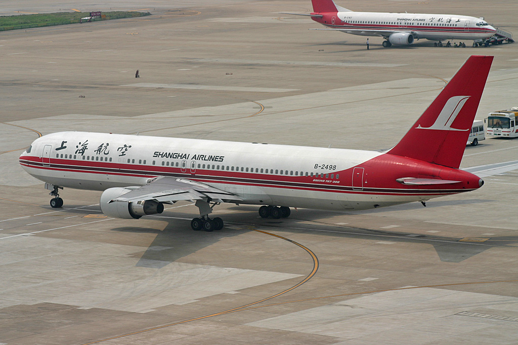 B-2498 · Boeing 767-36D · (SHA / ZSSS)