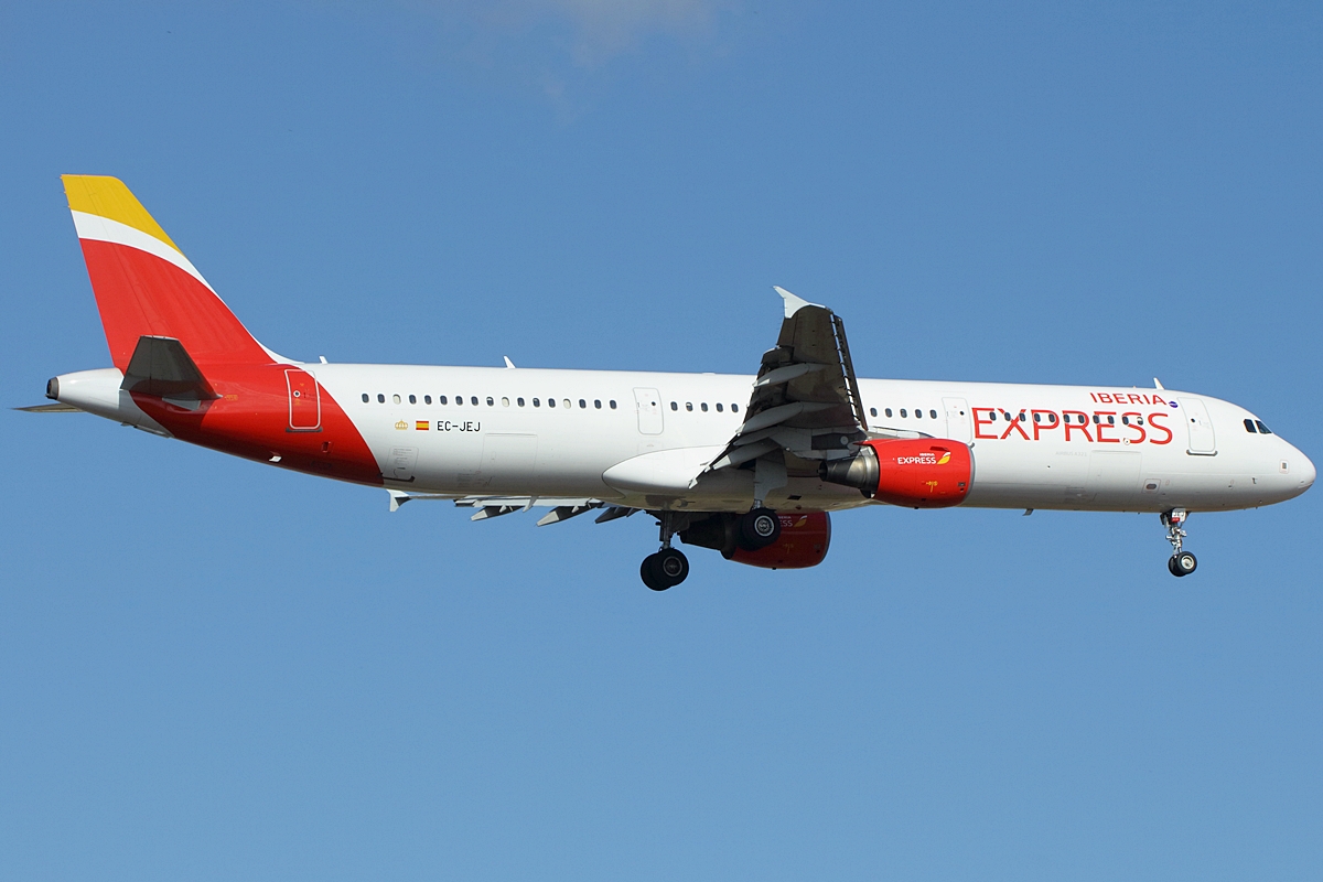 EC-JEJ (2381) 2005 Airbus A321-211